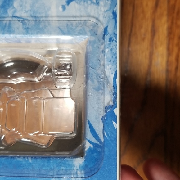 Lego Chima Character Encyclopedia Book - Picture 7 of 10